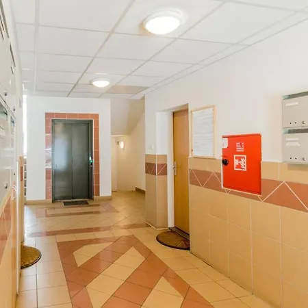 Lejlighed Cosy Pet-friendly Flat W Balcony @ Orczy Garden Budapest