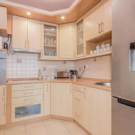 Cosy Pet-friendly Flat W Balcony @ Orczy Garden