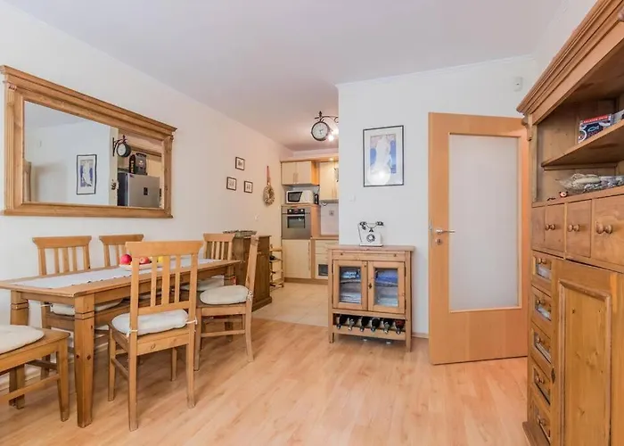 Cosy Pet-friendly Flat W Balcony @ Orczy Garden Budapest